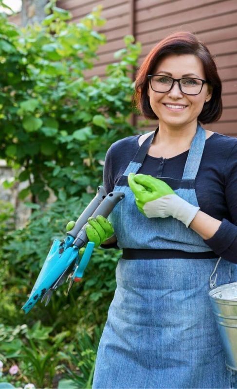 Ihr Körper schmerzt im Laufe des Tages bei den alltäglichsten Dingen? Sie würden gerne schmerzfrei im Garten arbeiten, viel mehr mit den (Enkel-)Kindern spielen oder Hobbys nachgehen? Wir unterstützen Sie gerne bei Ihrem Weg in eine schmerzfreie Zukunft!