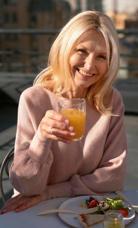 Sie möchten Ihren Körper unterstützen, ohne Diäten, strenge Regeln oder Verzicht auf Genuss? Mit der Technologie von ‚Abnehmen im Liegen‘ können Sie Ihren Alltag ganz normal weiterführen – inklusive Ihrer gewohnten Ernährung.