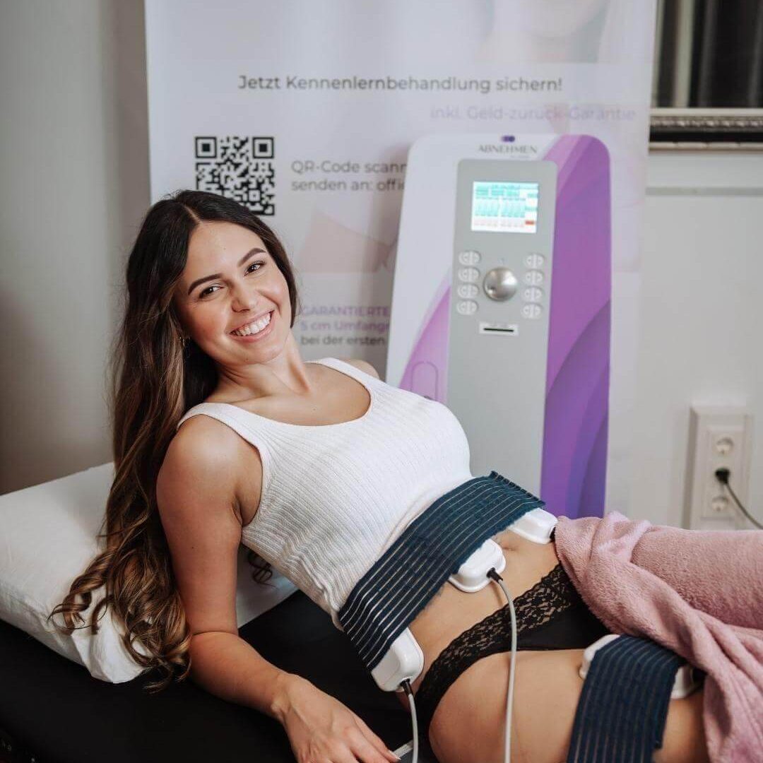 Frau_Liege_mit_Pads-Abnehmen-im-Liegen-empa.fit_.jpg